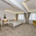 Escardin Hotel 3*
