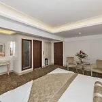 Escardin Hotel